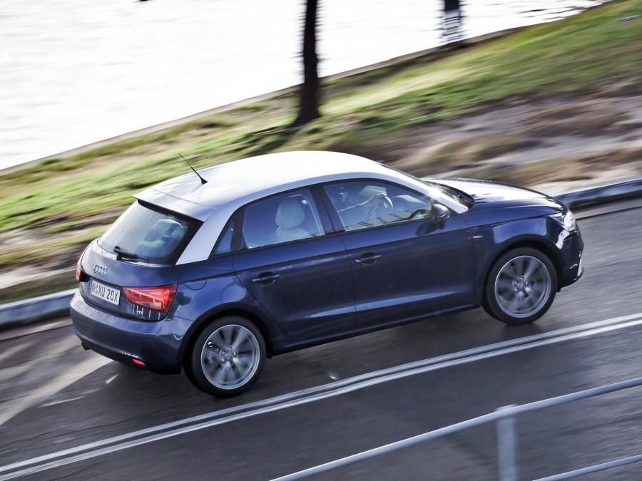  Audi A1 Sportback TDI (8X) 2012 года  (AU) (фото 16 из 20)